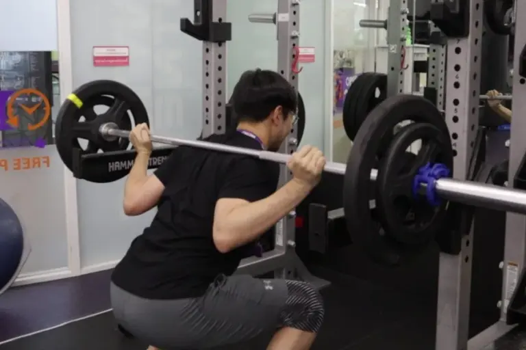 พื้นที่ squat rack ภายใน Anytime Fitness Nanglinchee จากหน้าสาขาทางการ
