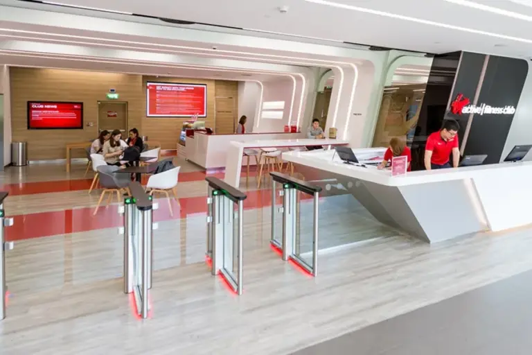 เคาน์เตอร์ต้อนรับ Virgin Active อีสต์วิลล์ จากหน้าสาขาทางการ