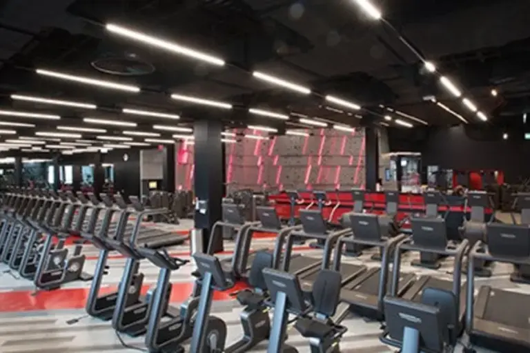 พื้นที่คาร์ดิโอภายใน Virgin Active สยามดิสคัฟเวอรี่ จากหน้าสาขาทางการ